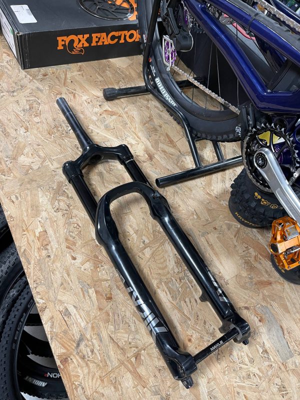 Rock Shox Lyrik Ultimate RC2 передня вилка 27.5 160 мм