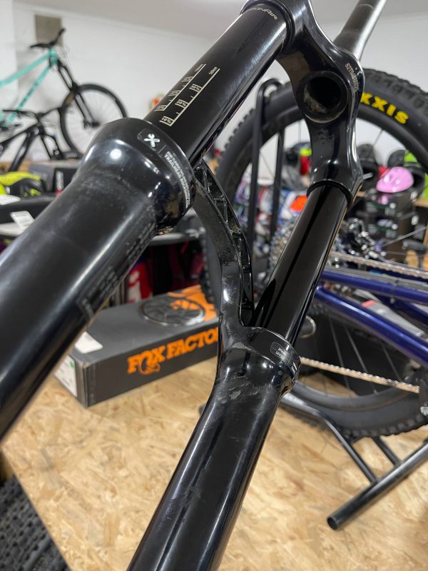 Rock Shox Lyrik Ultimate RC2 передня вилка 27.5 160 мм фото 6