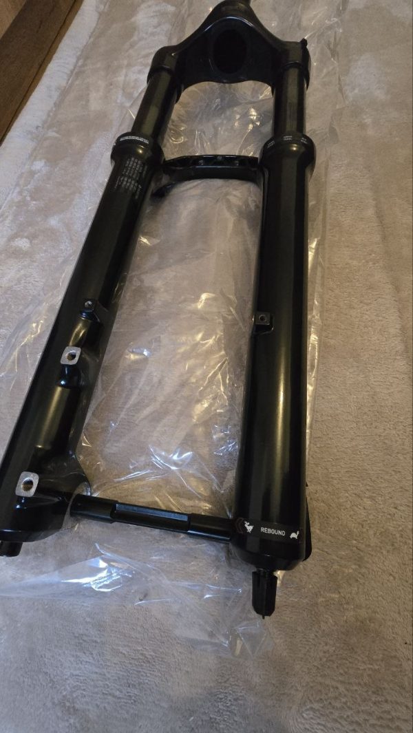 Вилка Rock Shox 35 Silver Solo Air 27.5 120mm фото 3