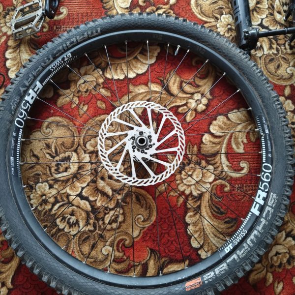 ДЕРЕБАН: Вилка Rockshox Domain RC + компоненти SRAM, Shimano, Truvativ та ін. фото 5