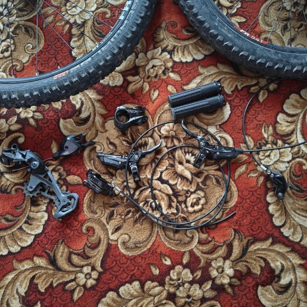 ДЕРЕБАН: Вилка Rockshox Domain RC + компоненти SRAM, Shimano, Truvativ та ін. фото 3