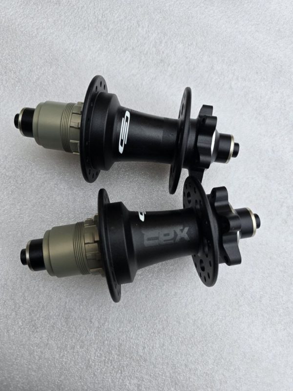 Задня втулка KT Q-lite 135x9 32h XD