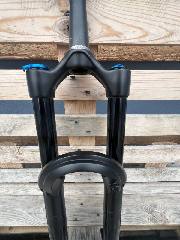 Fox 38 Performance вилка фото 2