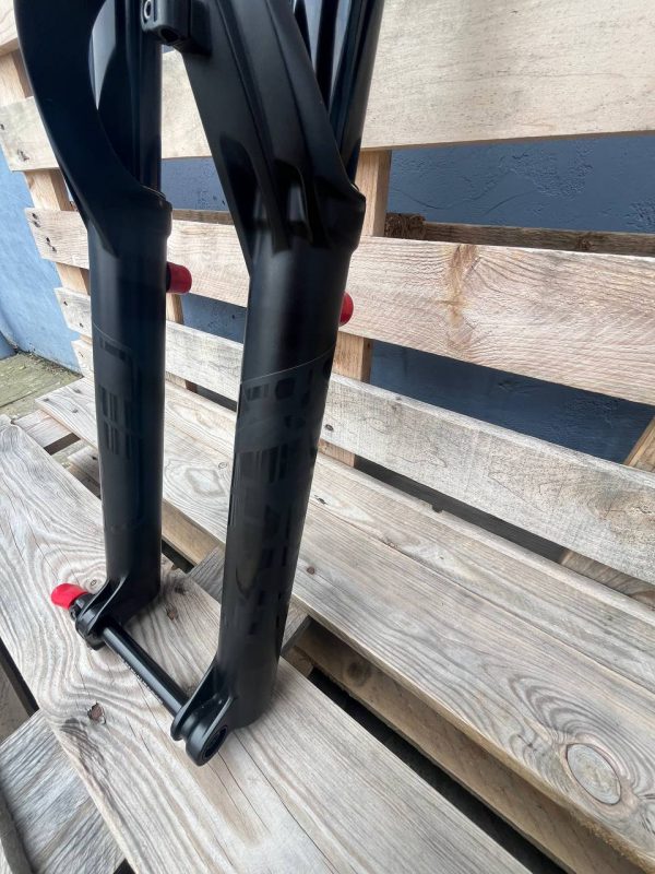 Fox 38 Performance вилка фото 4