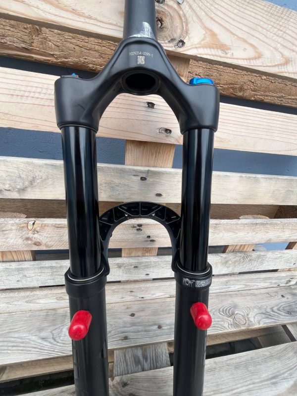 Fox 38 Performance вилка фото 8