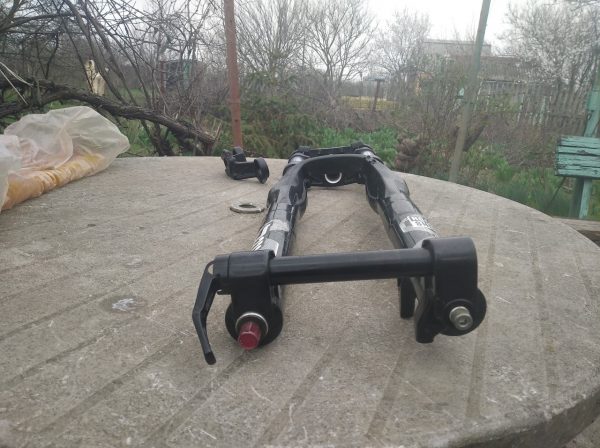 Вилка Rock Shox Domain RC Dual Crown CL 11/8