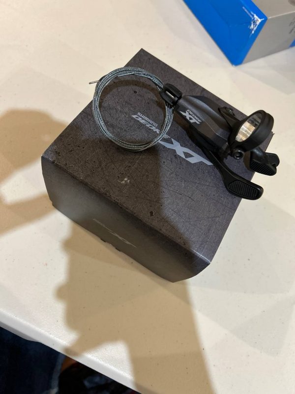 Манетка Shimano Deore XT SL-M8130-R11 фото 1