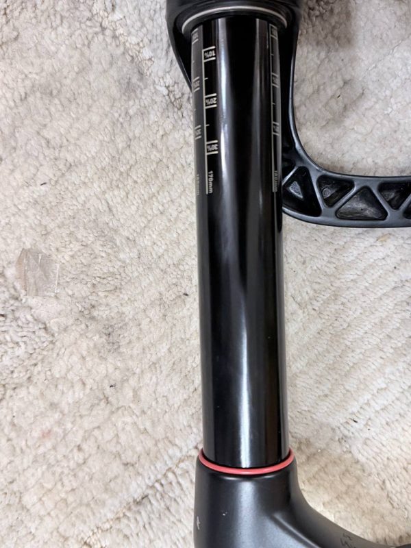 Вилка RockShox Lyrik RC фото 3