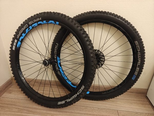 Колеса Race Face AR30 Boost 27.5" 148/12 мм задні + 110/15 мм передні фото 1