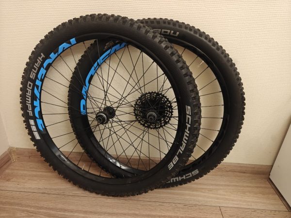 Колеса Race Face AR30 Boost 27.5" 148/12 мм задні + 110/15 мм передні фото 2
