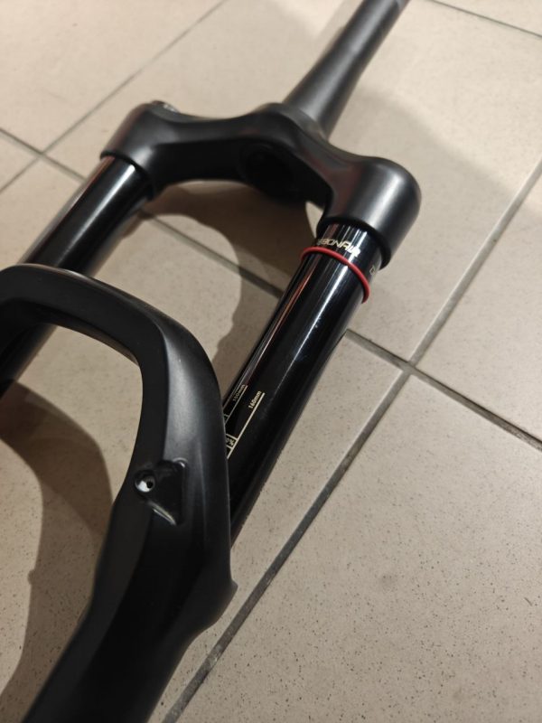 Вилка Rock Shox Yari 27.5 160mm фото 2