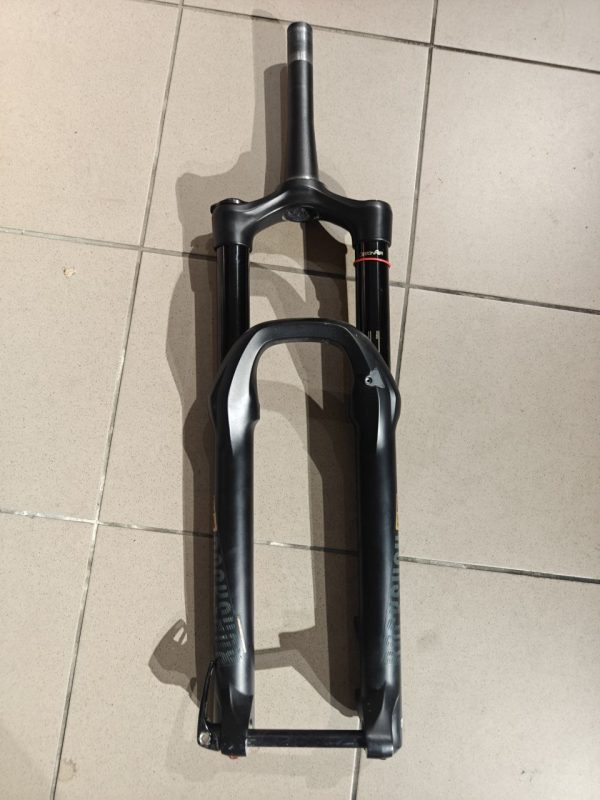 Вилка Rock Shox Yari 27.5 160mm