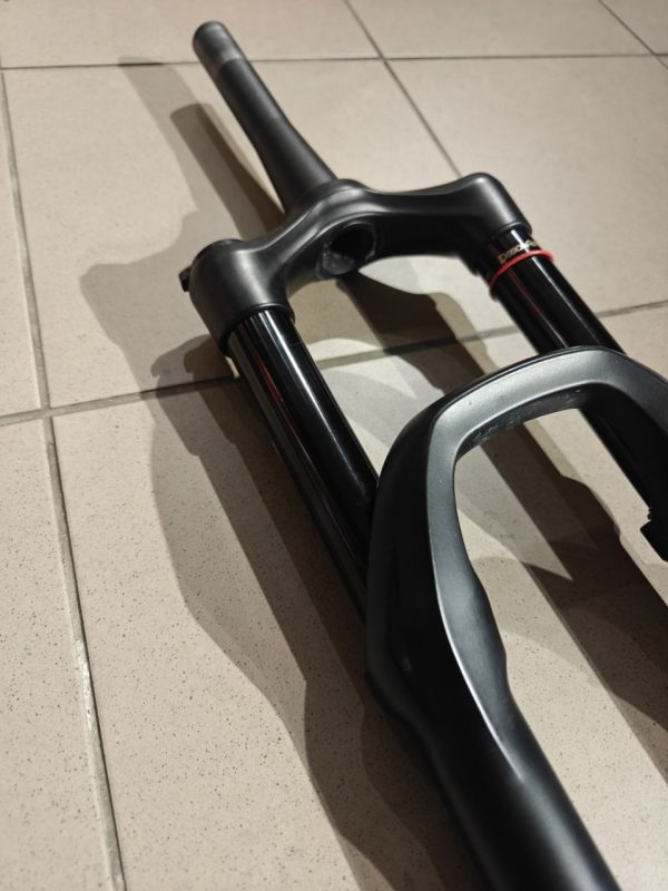 Вилка Rock Shox Yari 27.5 160mm фото 3