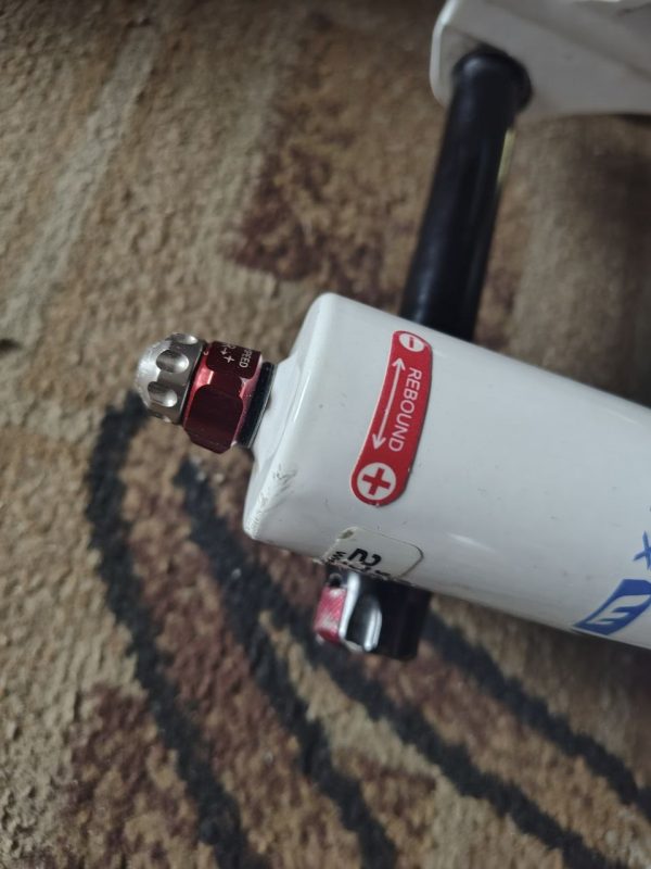 Вилка Suntour RUX 38 Werx R2C2 Air фото 4