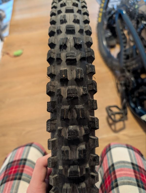 Шини Assegai 27.5 + Minion DHR 27.5