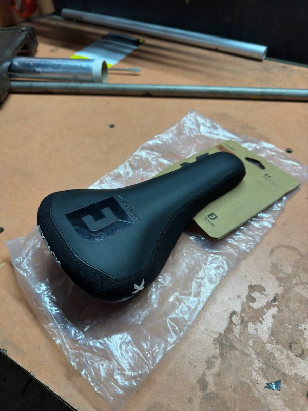 Сідло Sixpack Emil Johansson