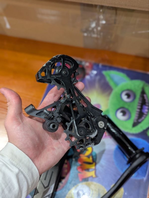 Шатуни Sram SX Eagle + перемикач Shimano + манетка + налокотники TLD