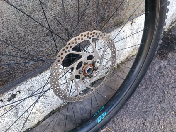 Руль Truvativ Boobar + вынос Evosid + шатуни FSA Comet + тормоза Shimano + вілсет WTB фото 3