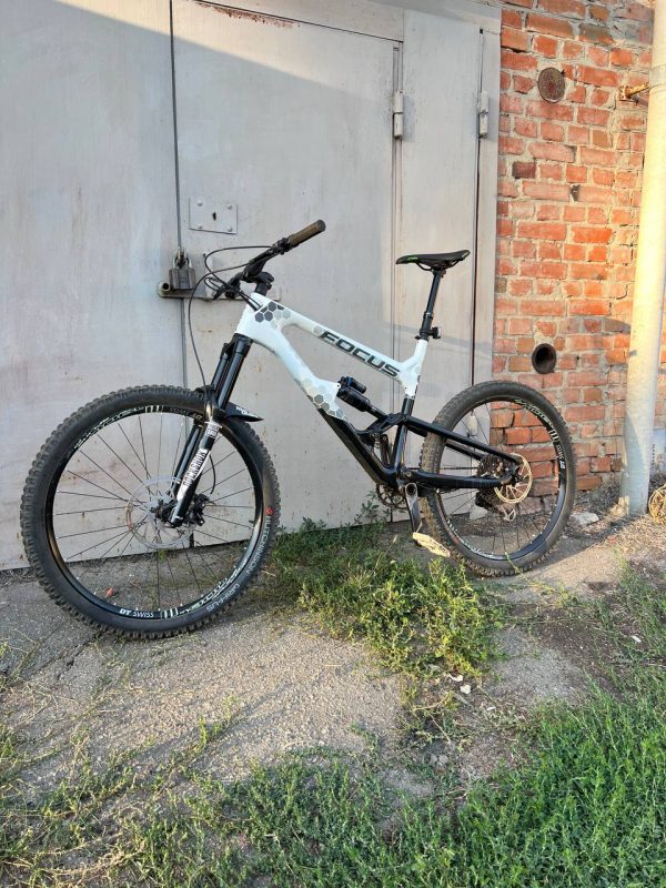 Карбоновий велосипед Focus Sam