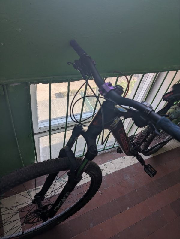 Велосипед з тормозами Shimano MT200 і вилкою Suntour фото 1