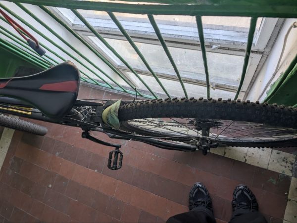 Велосипед з тормозами Shimano MT200 і вилкою Suntour фото 2