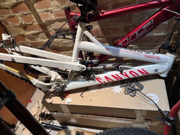 Рама Canyon Torque FRX M + рама KHS M1000 + вилка Marzocchi 380 C2R2 Ti