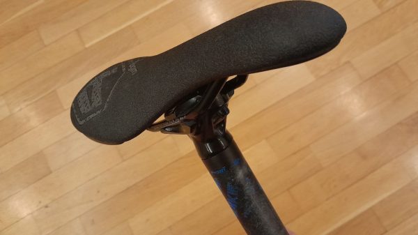 Сідло + підсідельний штир Bergamont Kiez Dirt фото 2