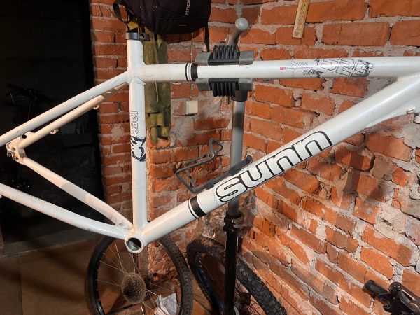 Рама Sunn L + шатуни, гальма, кермо, сідла та інші запчастини фото 1