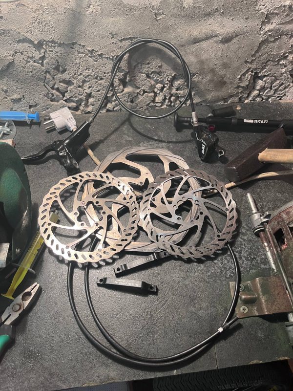 Рама Sunn L + шатуни, гальма, кермо, сідла та інші запчастини фото 9