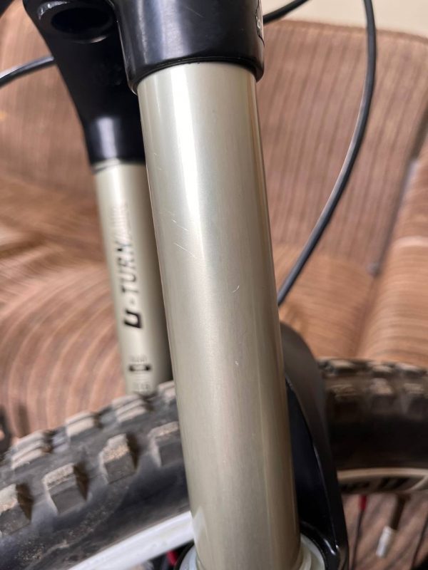 RockShox Revelation U-Turn Dual Air вилка 130 мм фото 7