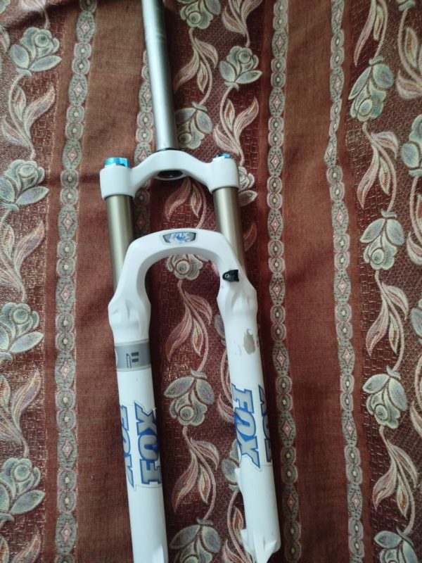 Fox 32 100mm вилка передня фото 2