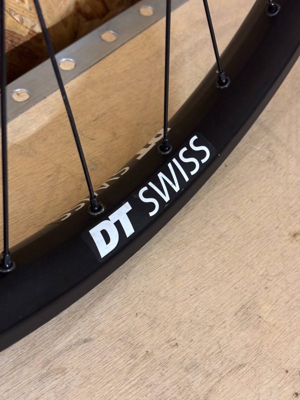 Колесо DT Swiss 27.5" 12x135mm фото 2