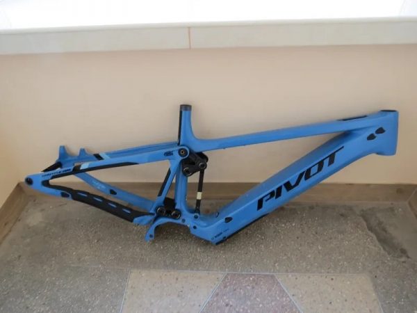 Карбонова рама фреймсет Pivot BOSCH e-Powered 5-Gen розмір L фото 1