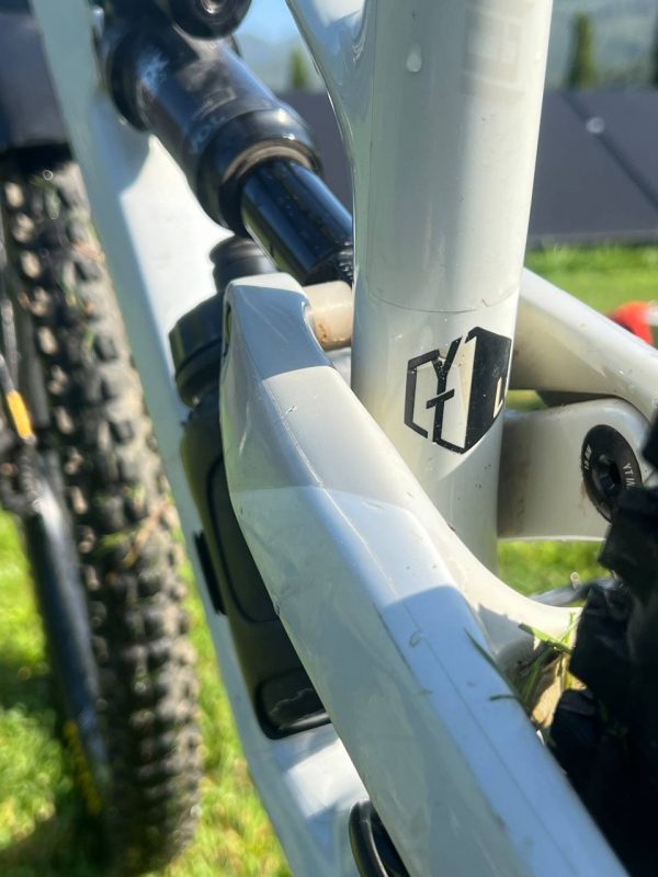 Велосипед YT Industries Jeffsy L 29 carbon фото 3