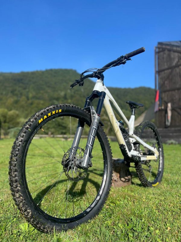 Велосипед YT Industries Jeffsy L 29 carbon