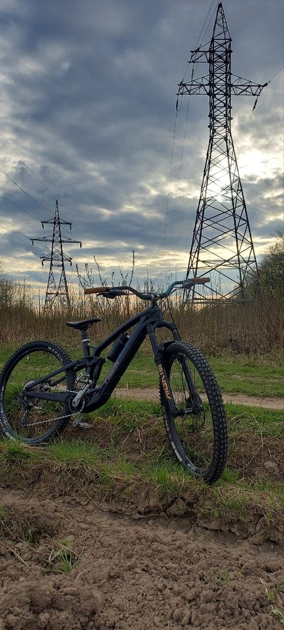 Електровелосипед Trek Fuel EX E OCLV Carbon