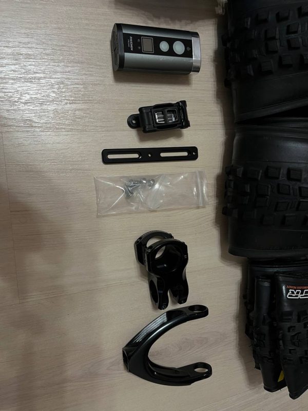 Карбон руль + вісь + ротори + шатуни + покришки та ін. фото 3