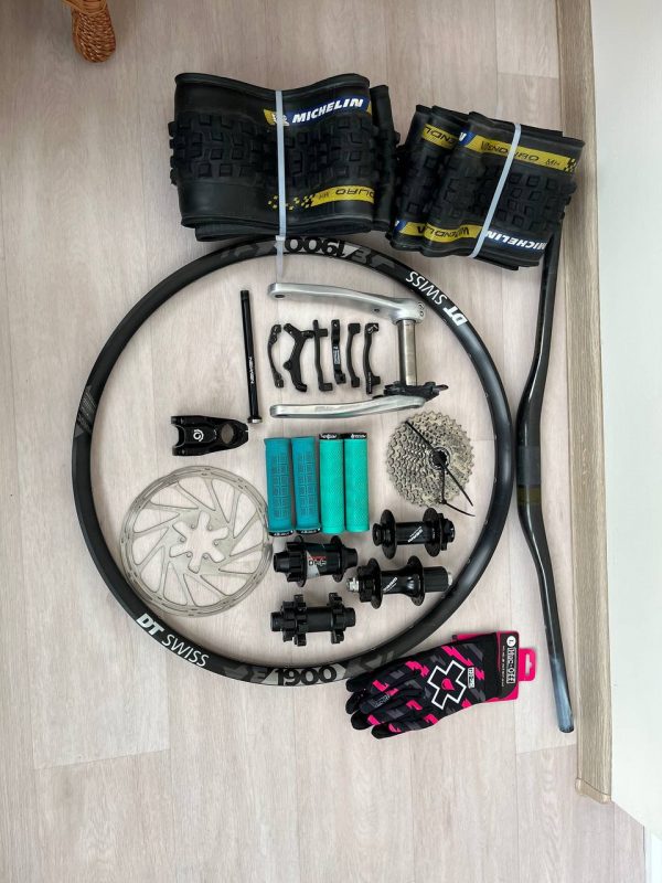 Карбон руль + вісь + ротори + шатуни + покришки та ін. фото 7