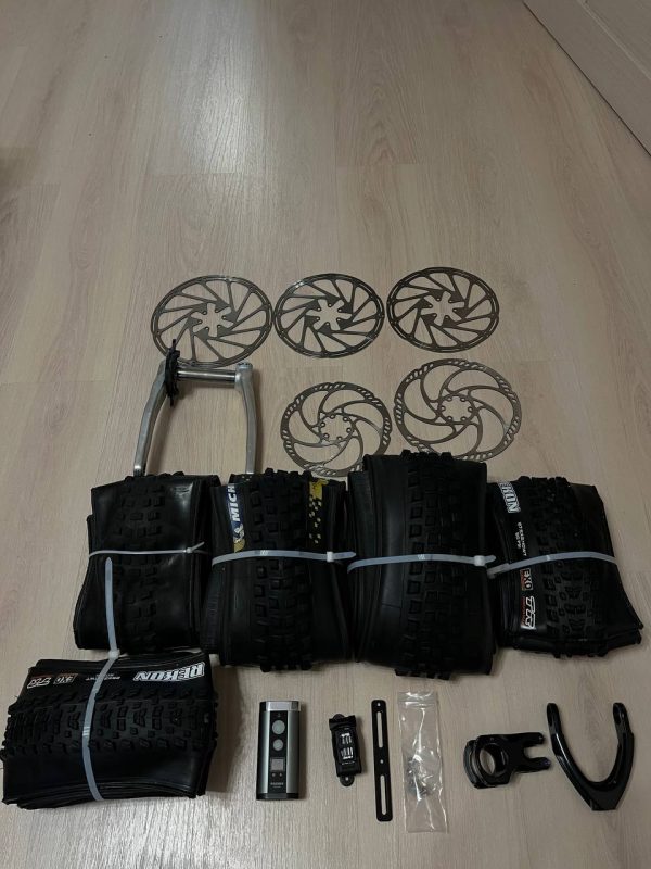 Карбон руль + вісь + ротори + шатуни + покришки та ін. фото 4