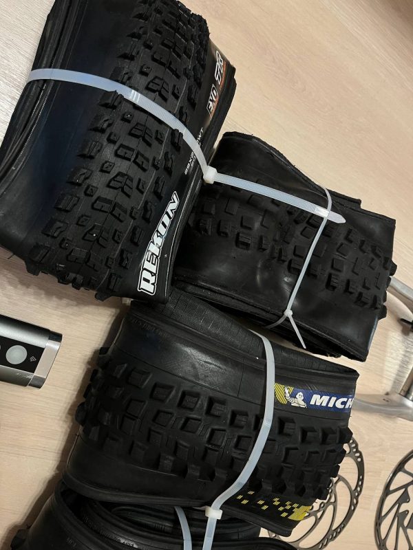 Карбон руль + вісь + ротори + шатуни + покришки та ін. фото 6